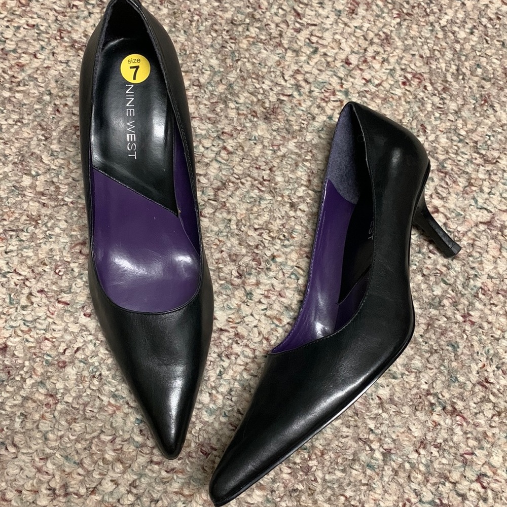 New Nine West kitten heel